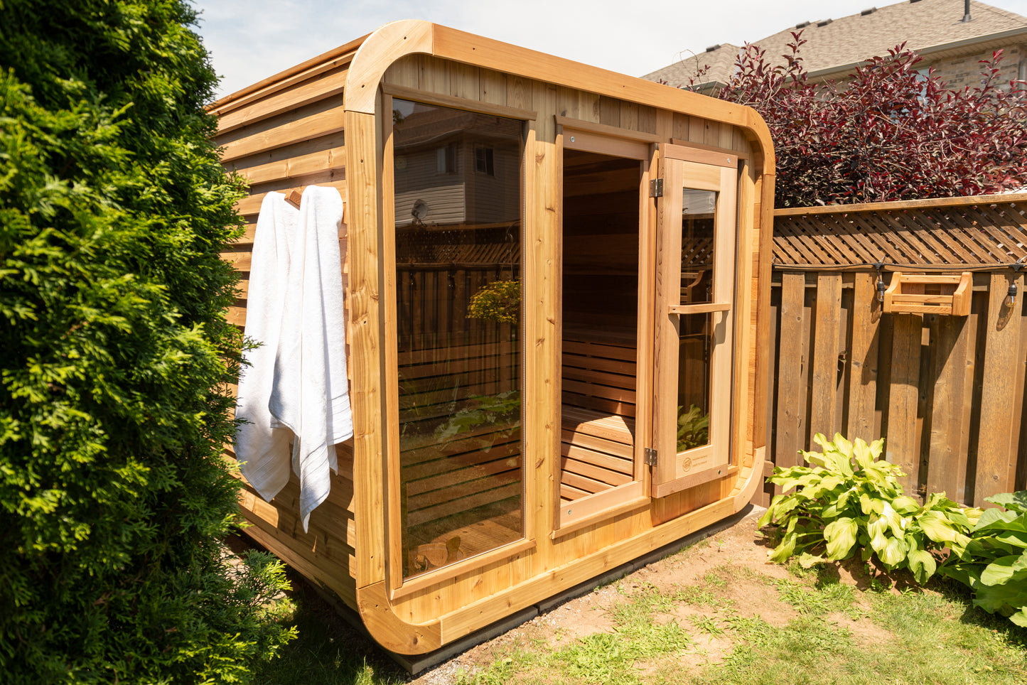 Luna Sauna – Small (Clear Cedar)