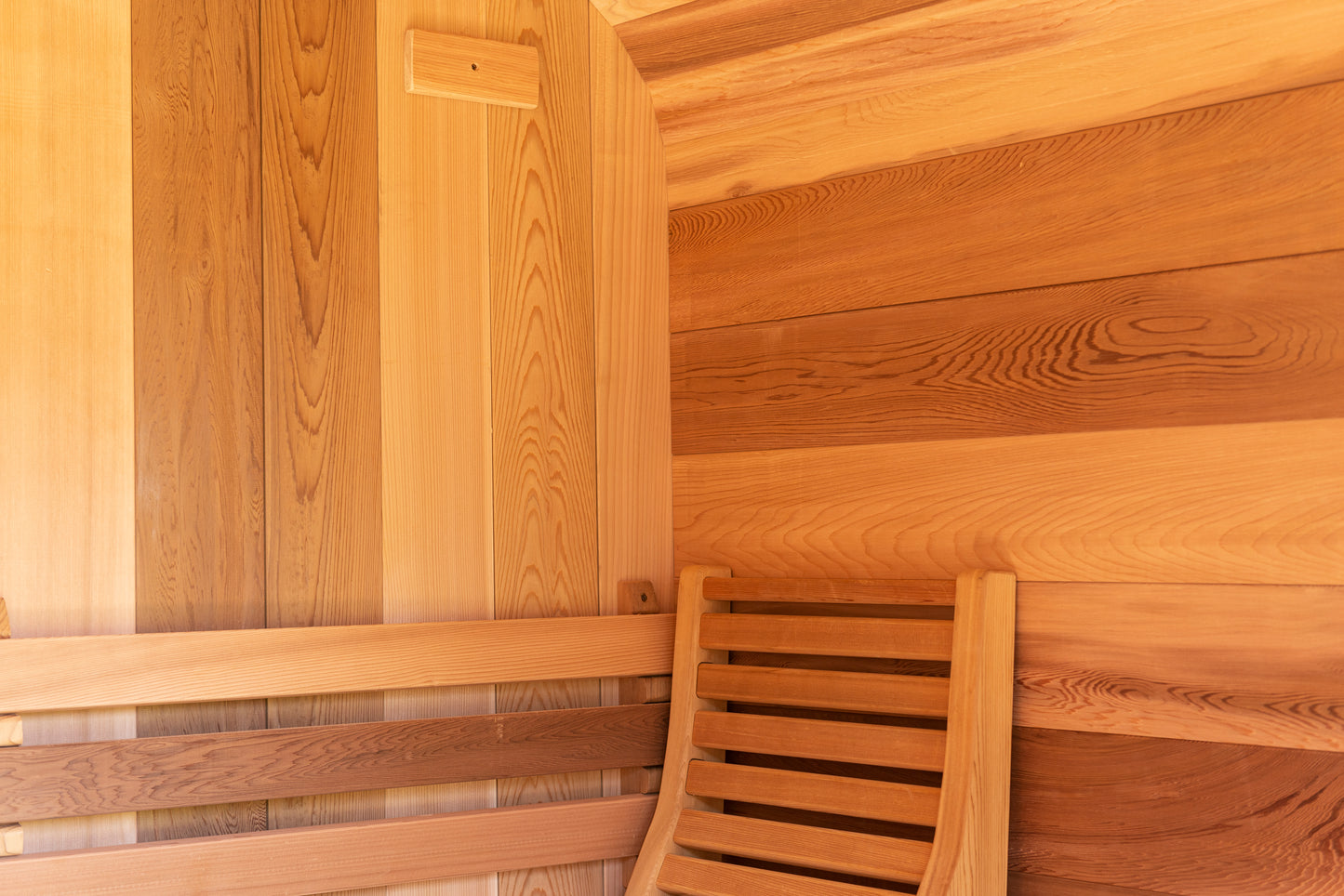 Luna Sauna – Small (Clear Cedar)