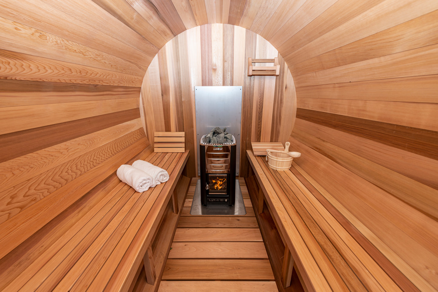 Essential Amber Sauna – Knotty Cedar Barrel (2–4 Person)